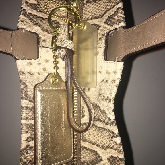 Coach Bag - Picture 4 of 4